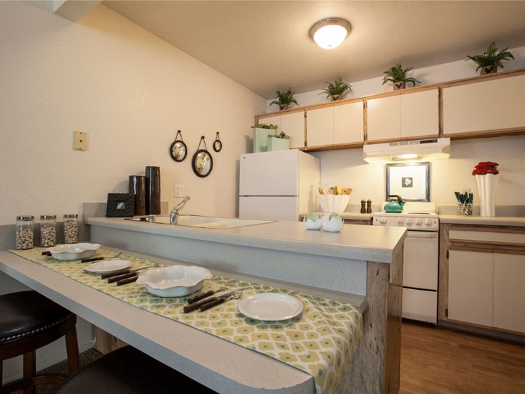 Dining Area (Model) at Cinnamon Tree Apartments in Albuquerque, MN